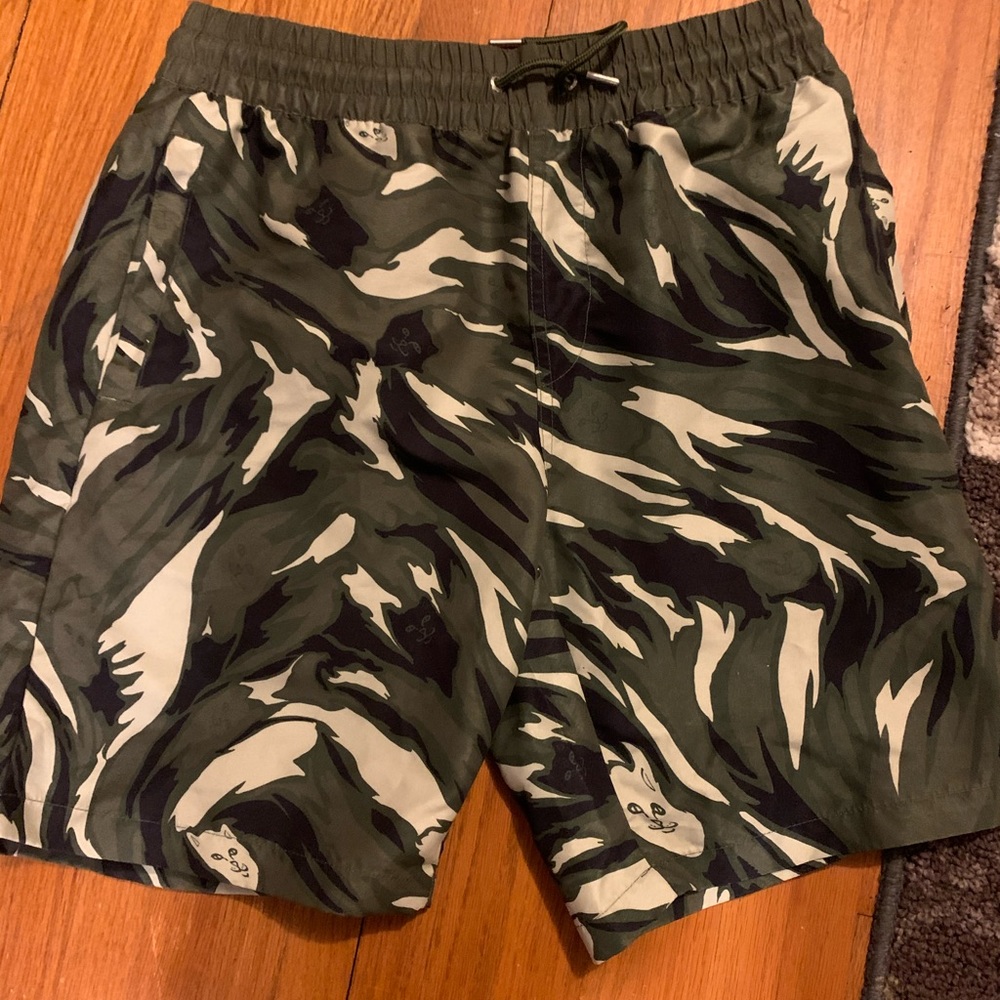 R.Ip N Dip nermal green camo shorts